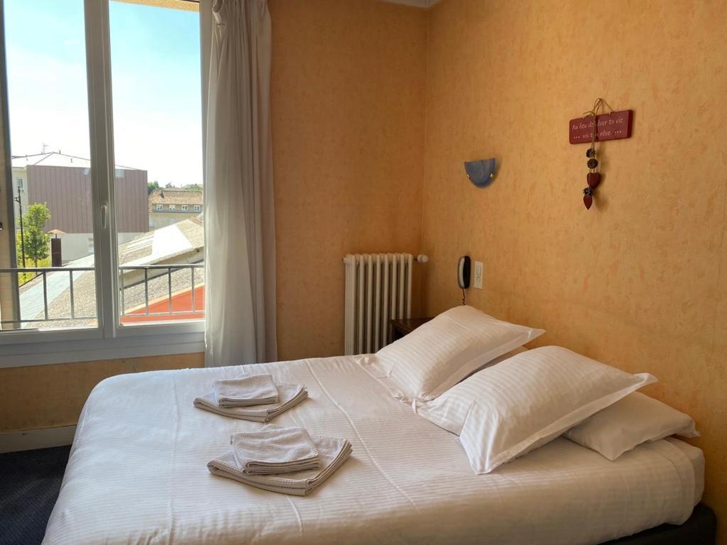 Hotel De La Poste Falaise  Zewnętrze zdjęcie