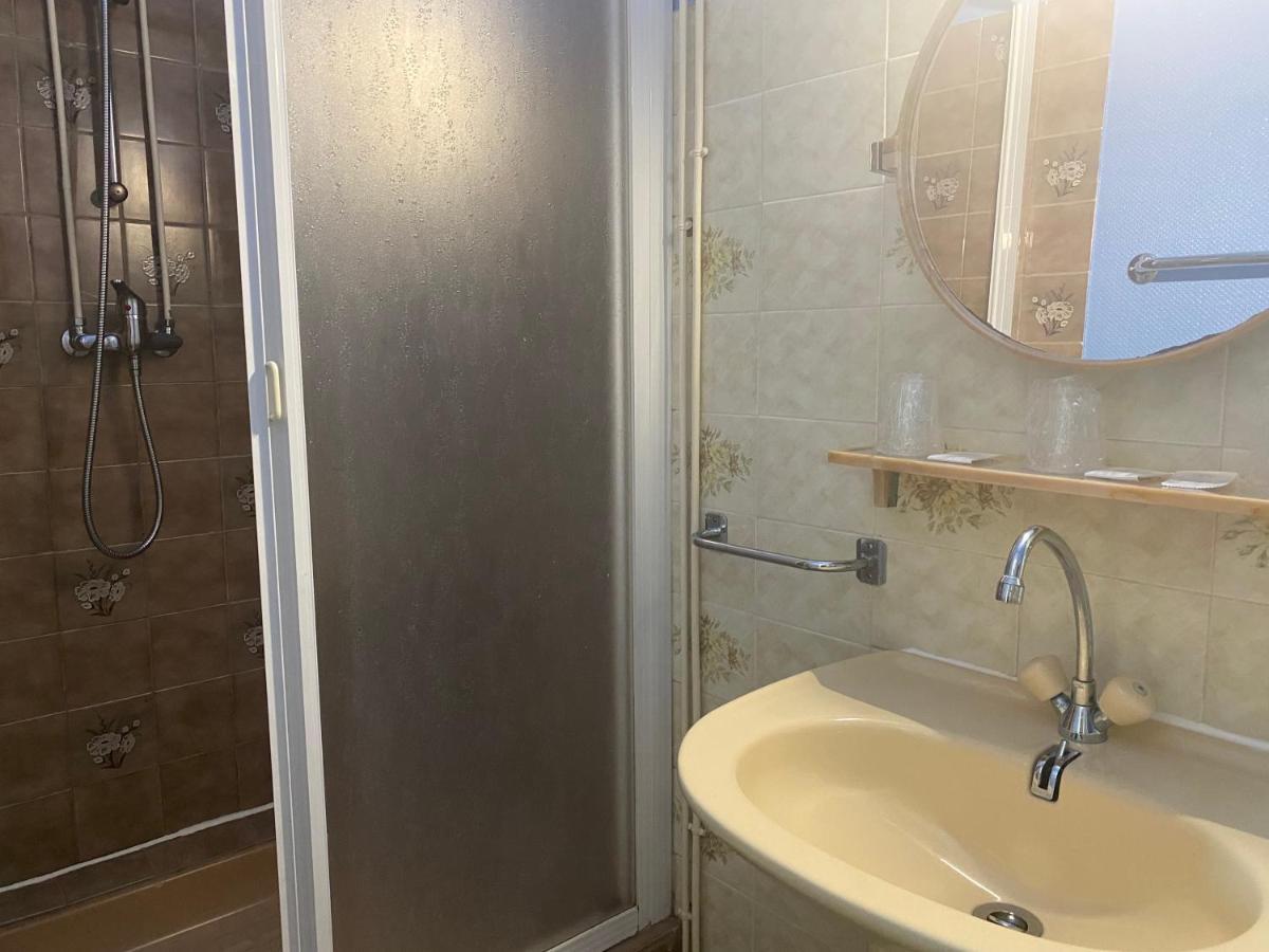 Hotel De La Poste Falaise  Zewnętrze zdjęcie