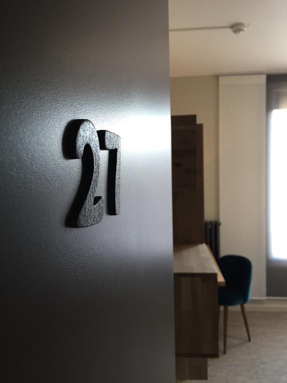 Hotel De La Poste Falaise  Zewnętrze zdjęcie